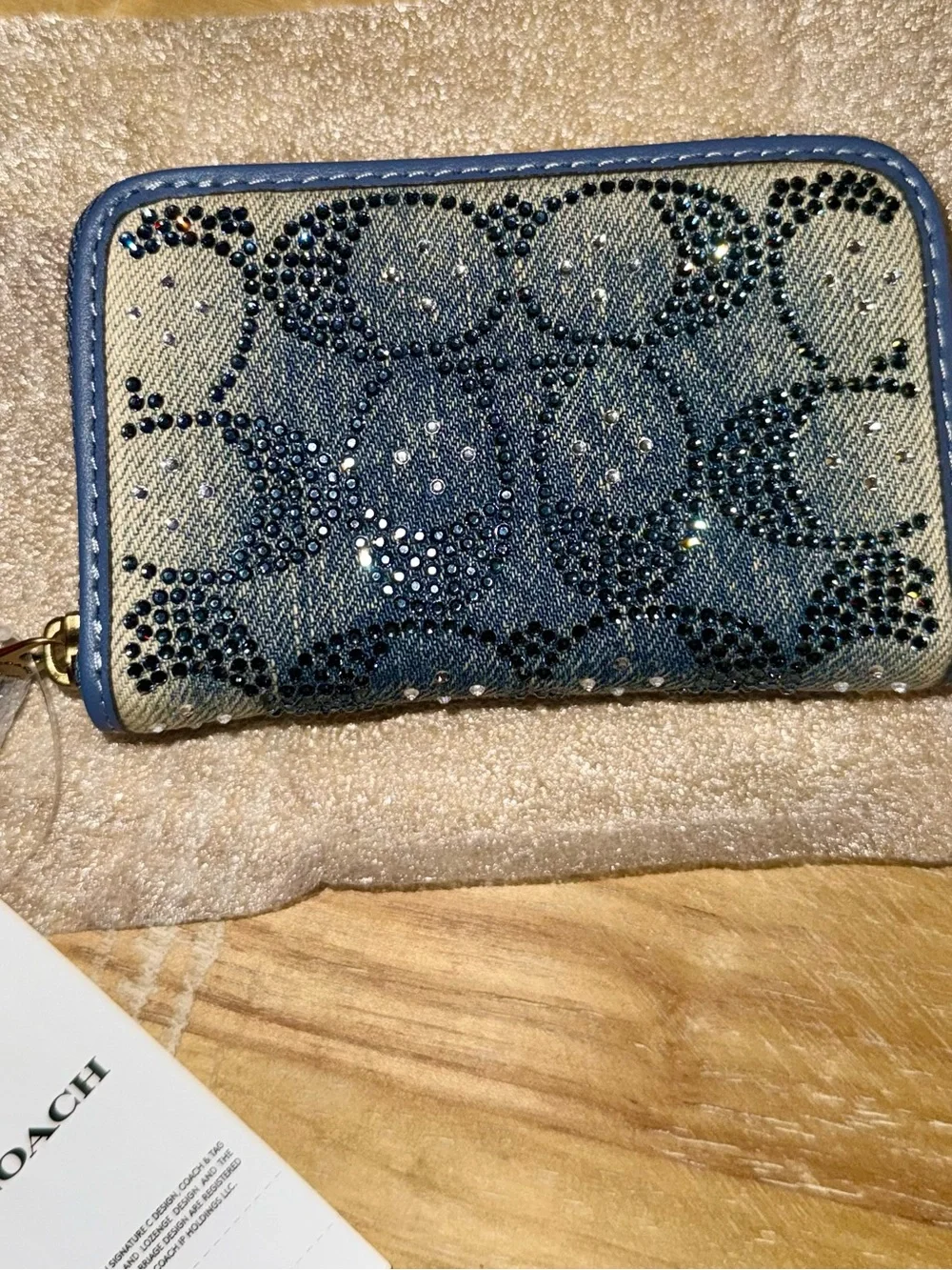 BNWT!!! Coach Denim Crystal Signature Essential Slim Card Case 💙💙